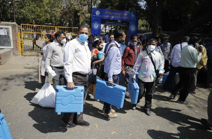 Gujarat: 6 महानगरपालिकाओं में 1.14 करोड़ से ज्यादा मतदाता वोटिंग में हिस्सा लेंगे Gujarat: 6 महानगरपालिकाओं में 1.14 करोड़ से ज्यादा मतदाता वोटिंग में हिस्सा लेंगे
