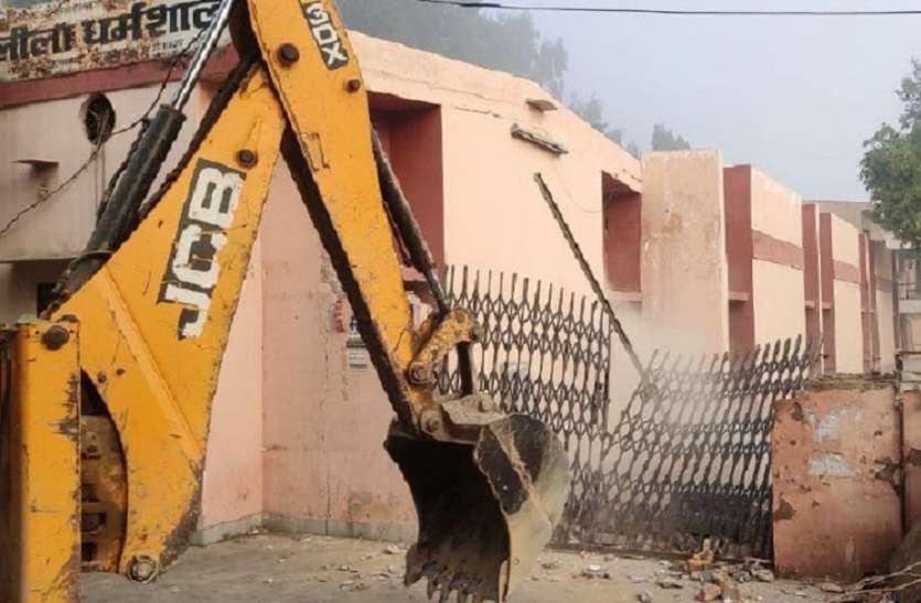 मेडिकल कॉलेज निर्माण को लेकर अस्पताल परिसर में हटाया अतिक्रमण मेडिकल कॉलेज निर्माण को लेकर अस्पताल परिसर में हटाया अतिक्रमण