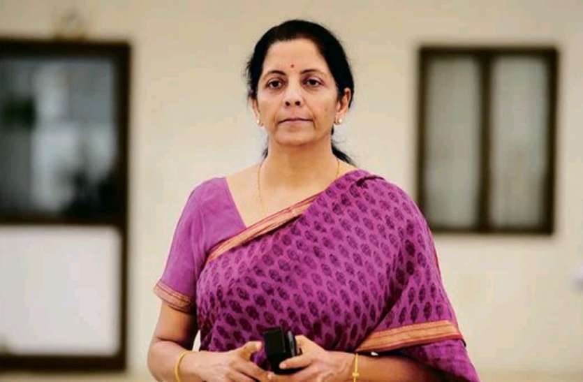 Nirmala Sitharaman पेट्रोल की बढ़ती कीमतों पर वित्त मंत्री निर्मला सीतारमण का बयान, कहा- दुविधा की है स्थिति