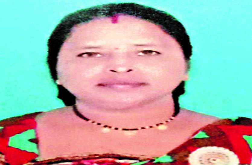 सहायिका ने आंगनबाड़ी केंद्र में मिट्टी तेल उड़ेलकर किया आत्मदाह, चीख-पुकार सुनकर पहुंचे लोग, नहीं बचा पाए जान सहायिका ने आंगनबाड़ी केंद्र में मिट्टी तेल उड़ेलकर किया आत्मदाह, चीख-पुकार सुनकर पहुंचे लोग, नहीं बचा पाए जान