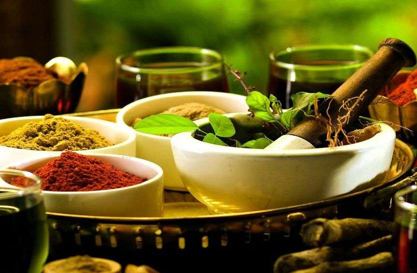 आयुर्वेद के अच्छे दिन: हर औषधालय में ज्यादा दवा आयुर्वेद के अच्छे दिन: हर औषधालय में ज्यादा दवा