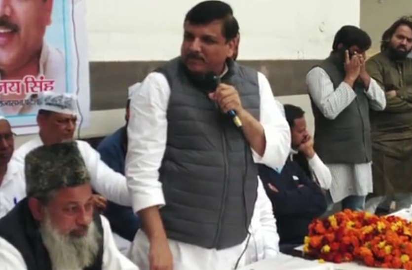 sanjay_singh.jpg प्रियंका गांधी के बाद अब केजरीवाल करेंगे वेस्ट के किसानों के साथ पंचायत