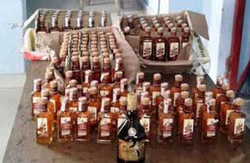 भाजपा नेता का पति 152 बोतल शराब के साथ गिरफ्तार ! पुलिस मौन भाजपा नेता का पति 152 बोतल शराब के साथ गिरफ्तार ! पुलिस मौन
