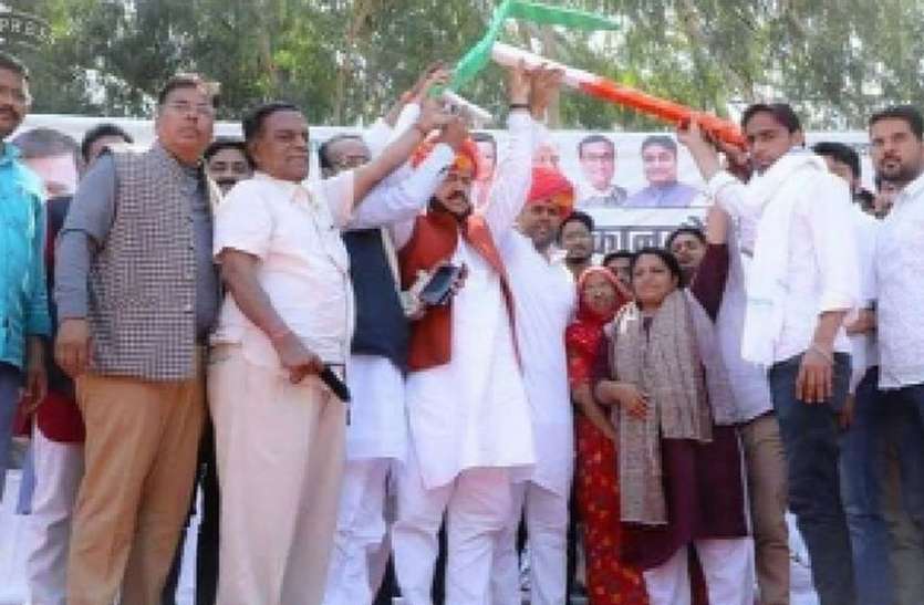 कांग्रेस ने बूंदी में निकाली किसान संघर्ष पदयात्रा कांग्रेस ने बूंदी में निकाली किसान संघर्ष पदयात्रा