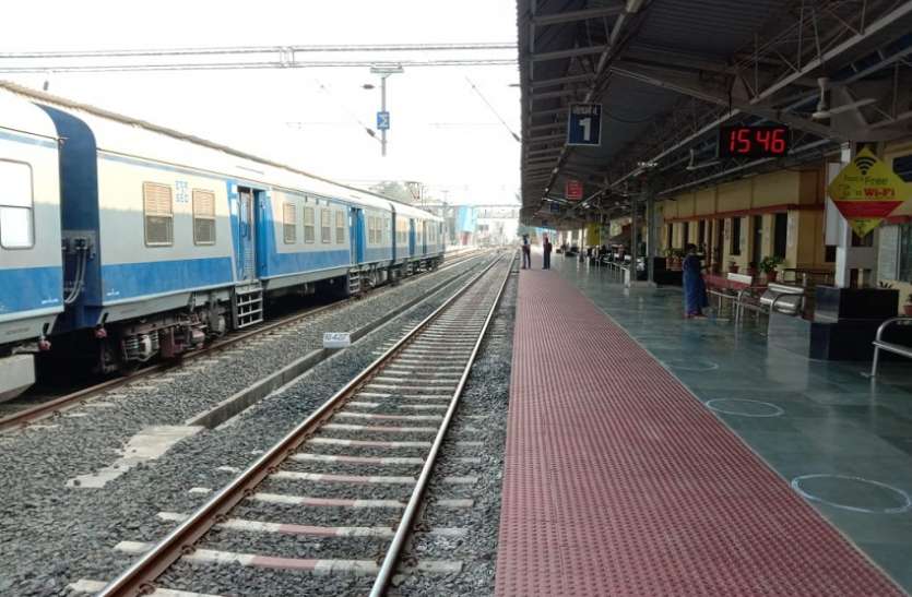रीवा-इतवारी को मिला स्टापेज, जबलपुर-चांदा फोर्ट स्थगित रीवा-इतवारी को मिला स्टापेज, जबलपुर-चांदा फोर्ट स्थगित