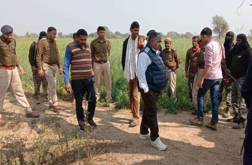 Police in search of dacoit gang डकैत गिरोह की तलाश में चप्पे-चप्पे पर पुलिस का पहरा