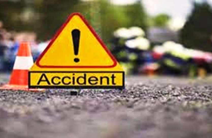 accident परिवार में मौत होने पर मिलने गए थे रिश्तेदार.. वापसी में टायर फटा.... इतने लोगों की और हो गई मौत