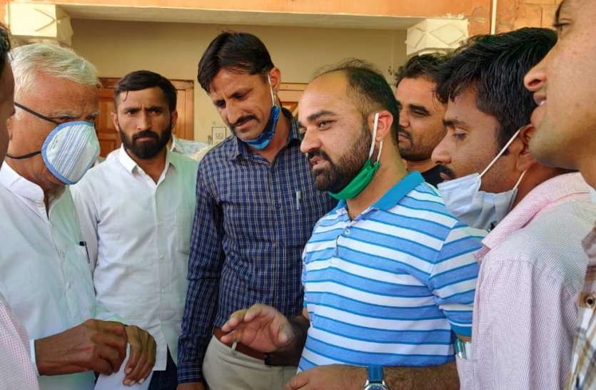 प्रधानाचार्य पदोन्नति अनुपात परिवर्तन के विरोध में रेसा ने सौंपा ज्ञापन प्रधानाचार्य पदोन्नति अनुपात परिवर्तन के विरोध में रेसा ने सौंपा ज्ञापन