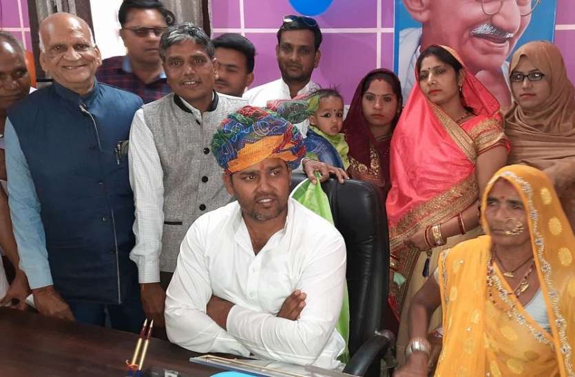 नैनवां नगरपालिकाध्यक्ष व उपाध्यक्ष ने ग्रहण किया पदभार नैनवां नगरपालिकाध्यक्ष व उपाध्यक्ष ने ग्रहण किया पदभार