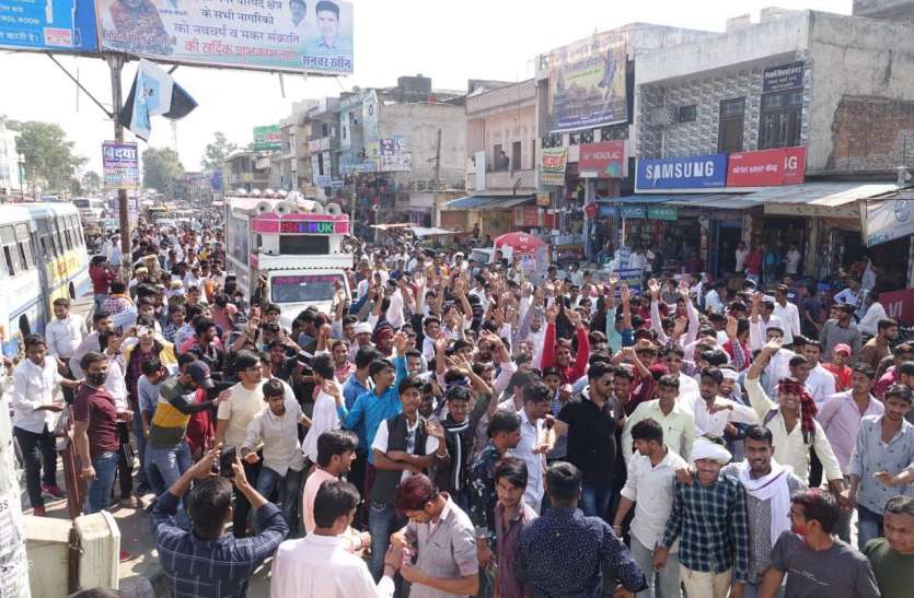 भगवान देवनारायण की निकाली शोभायात्रा भगवान देवनारायण की निकाली शोभायात्रा