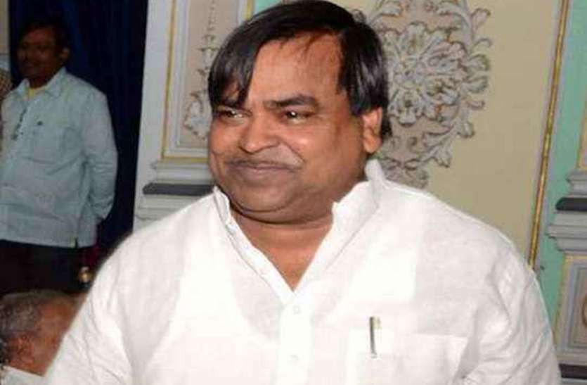nx ईडी की कस्टडी में गायत्री प्रजापति, बेनामी संपत्ति मामले में दोबारा शुरू हुई पूछताछ