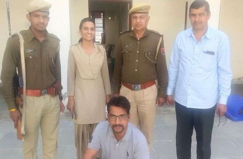 चोरी कर एक माह तक रहा फरार, जालोर पहुंचते ही पकड़ा गया हिस्ट्रीशीटर लालचंद चोरी कर एक माह तक रहा फरार, जालोर पहुंचते ही पकड़ा गया हिस्ट्रीशीटर लालचंद