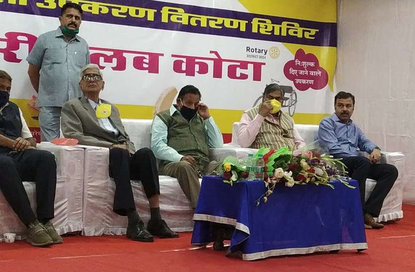 सेवा कार्य देख भावुक हुए यूडीएच मंत्री सेवा कार्य देख भावुक हुए यूडीएच मंत्री