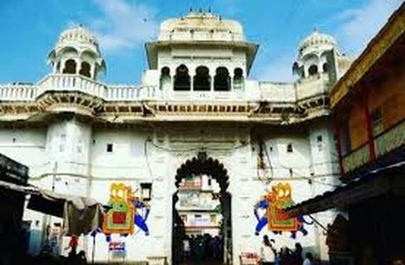 वैष्णव मंदिरों में मद्दम हो रही हवेली संगीत की धुन वैष्णव मंदिरों में मद्दम हो रही हवेली संगीत की धुन