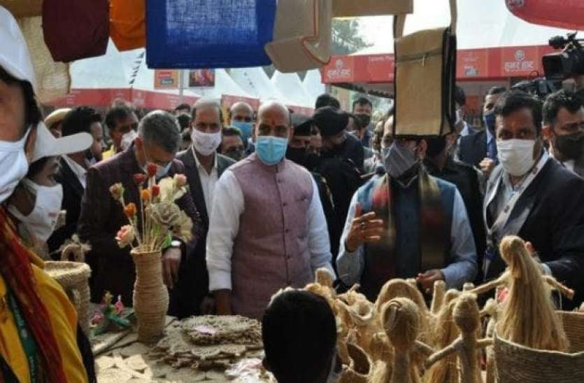Rural handicraft industry to be worth five lakh crore: Rajnath दो साल मेें बदल जाएगी इस उद्योग की तस्वीर, 5 लाख करोड़ का कारोबार