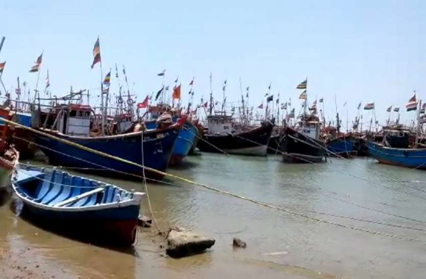 Ahmadabad News : पोरबंदर के कुछडी में नए बंदरगाह बनाने की हलचल पर आक्रोश Ahmadabad News : पोरबंदर के कुछडी में नए बंदरगाह बनाने की हलचल पर आक्रोश
