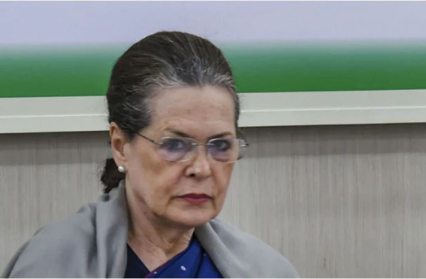 sonia gandhi सोनिया गांधी ने पीएम मोदी को लिखी चिट्ठी, कहा - पेट्रोल-डीजल के बढ़े दामों को करें कम