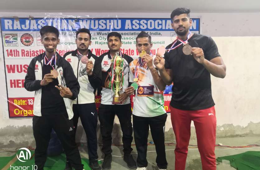 SPORTS---वुशु खिलाडि़यों ने जीते 9 पदक SPORTS---वुशु खिलाडि़यों ने जीते 9 पदक