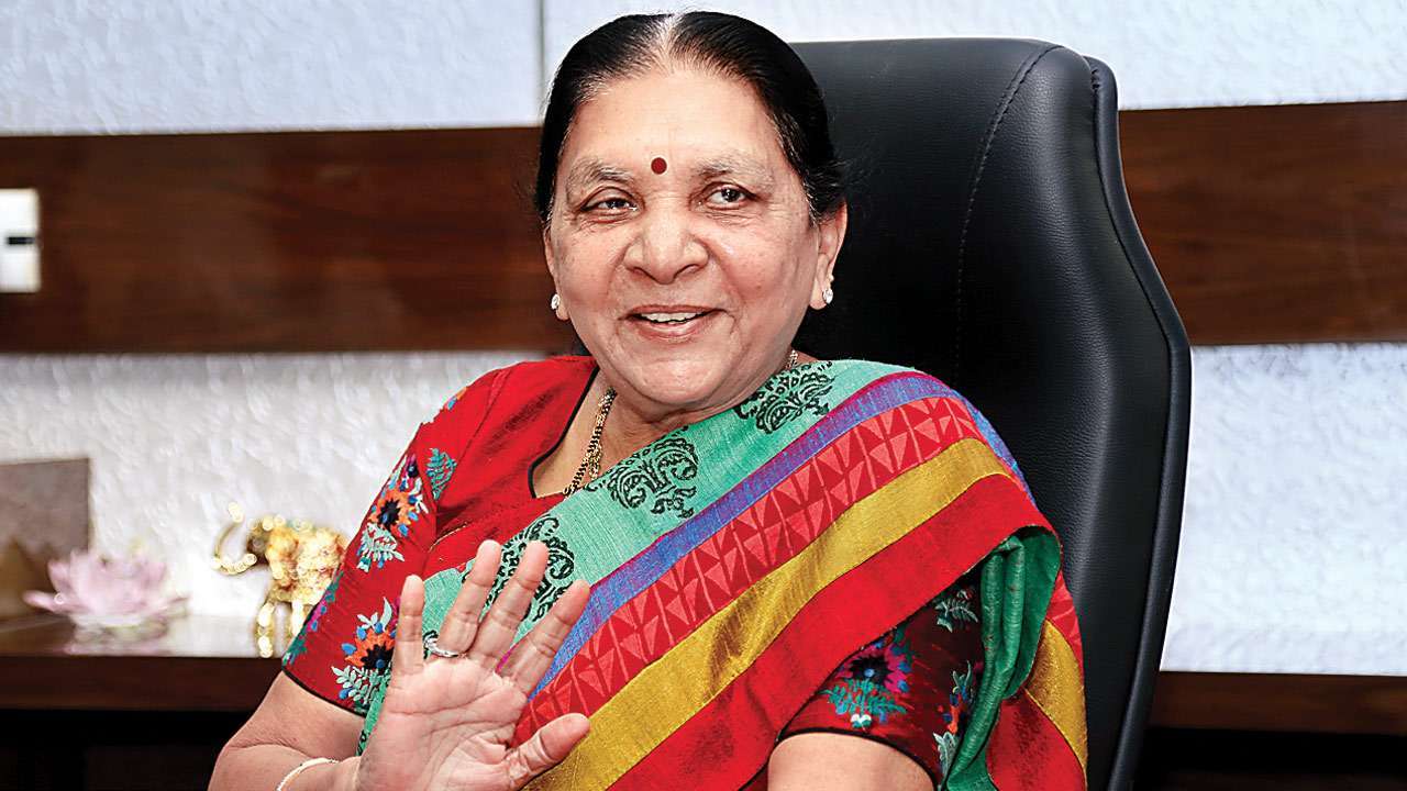 806690-anandiben-patel-02.jpg
