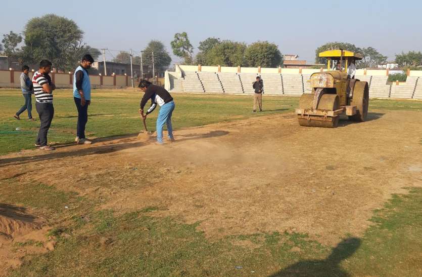 लालसोट में टी-20 क्रिकेट प्रतियोगिता की तैयारियां जोरों पर लालसोट में टी-20 क्रिकेट प्रतियोगिता की तैयारियां जोरों पर