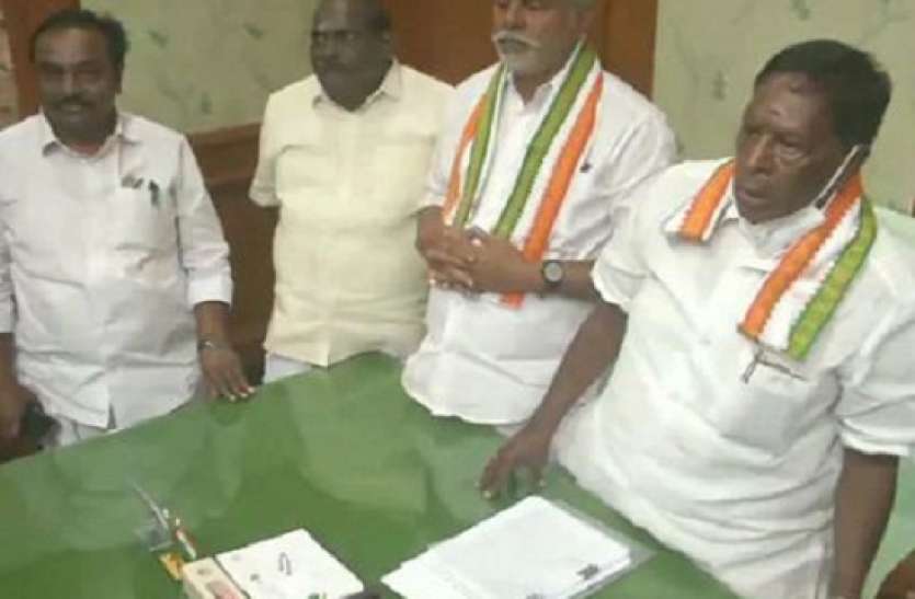 CM narayansami कांग्रेस को बड़ा झटका, पुद्दुचेरी में सरकार गिरने के बाद सीएम नारायणसामी ने मोदी, हिंदी और बेदी को बताया जिम्मेदार