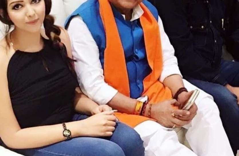 pamela.jpg भाजपा की युवा नेता दोस्त संग कोकीन लेते पकड़ी गई, अब कह रही- पार्टी नेताओं ने मुझे फंसाया
