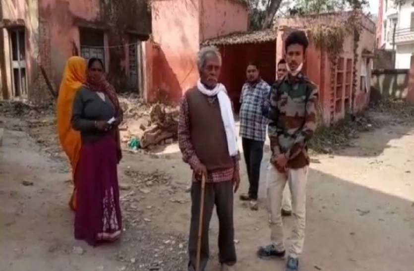 अवैध संबंध के शक में भाई ने भाई को पीटकर उतारा मौत के घाट, वारदात के बाद आरोपी फरार अवैध संबंध के शक में भाई ने भाई को पीटकर उतारा मौत के घाट, वारदात के बाद आरोपी फरार