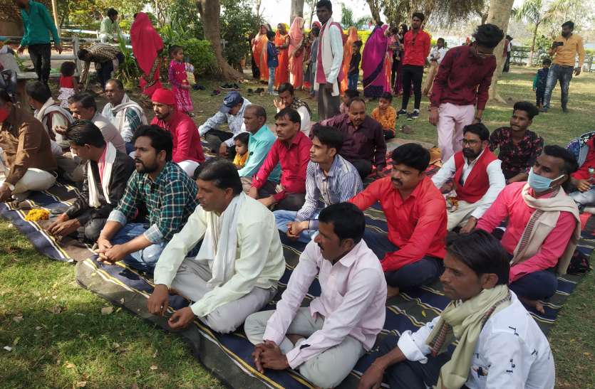 एक रोटी कम खा लेना लेकिन बच्चों को शिक्षा अवश्य दिलाना एक रोटी कम खा लेना लेकिन बच्चों को शिक्षा अवश्य दिलाना