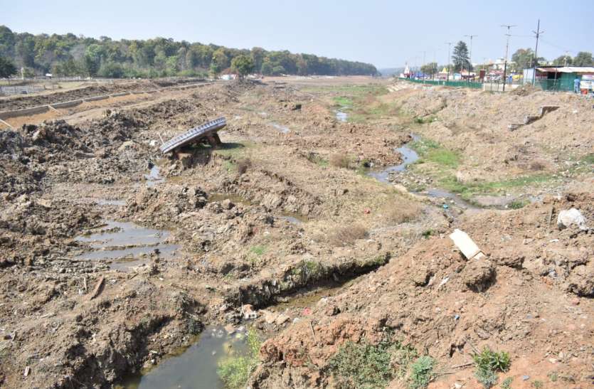 Narmada lake will be cleaned after special meeting, responsibility wil विशेष बैठक के बाद होगी नर्मदा सरोवर की सफाई, अधिकारियों पर तय होगी जिम्मेदारी