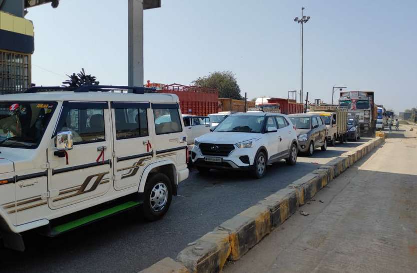 फास्टैग के फेर में अफसरों के निर्देश भी हवा में फास्टैग के फेर में अफसरों के निर्देश भी हवा में