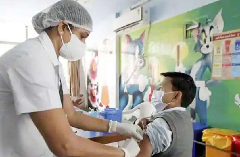 Coronavirus Vaccination Corona के बढ़ते मामलों के बीच वैक्सीनेशन अभियान में जल्द दस्तक देगा प्राइवेट सेक्टर, तैयारी में मोदी सरकार