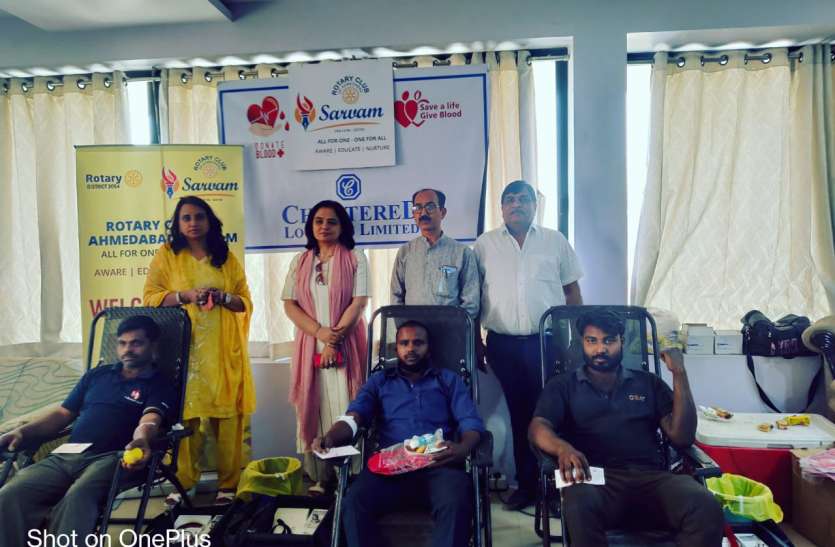 30 ट्रक चालकों ने किया रक्तदान 30 ट्रक चालकों ने किया रक्तदान