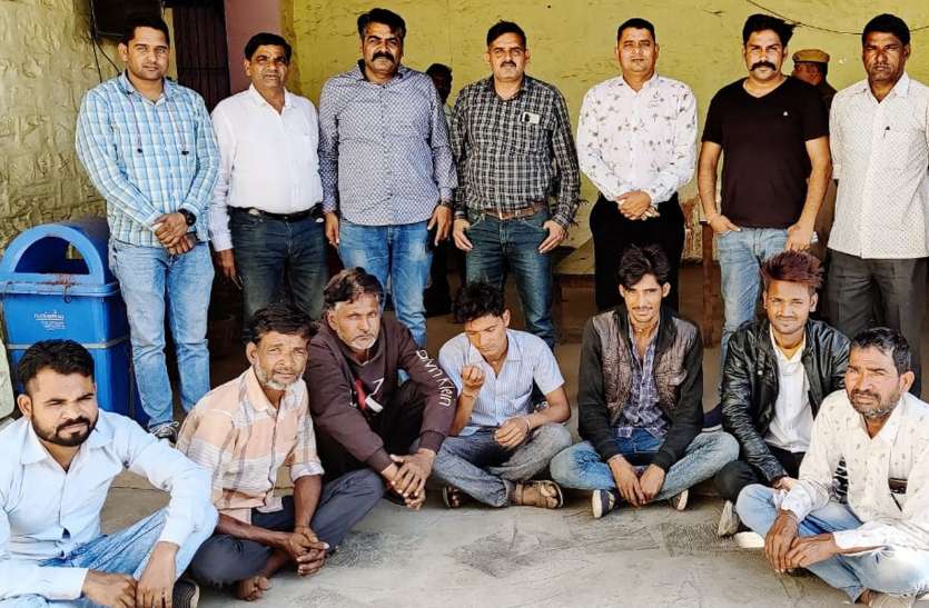 डीएसटी ने पकड़ा जुआ के अड्डा, खेड़ा जमालपुर से सात जुआरी दबोचे डीएसटी ने पकड़ा जुआ के अड्डा, खेड़ा जमालपुर से सात जुआरी दबोचे