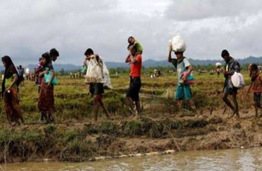 migrants.jpeg मलेशियाई कोर्ट ने म्यांमार के 1200 प्रवासियों को निर्वासित करने पर लगाई रोक