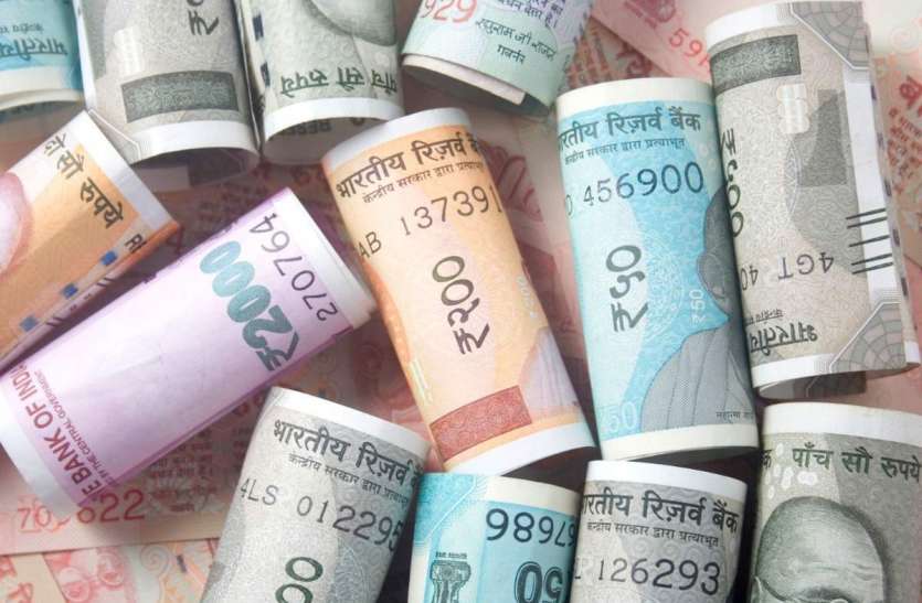 मथुरा में प्रियंका की किसान महापंचायत में पैसों से जुटाई गई भीड़ मथुरा में प्रियंका की किसान महापंचायत में पैसों से जुटाई गई भीड़