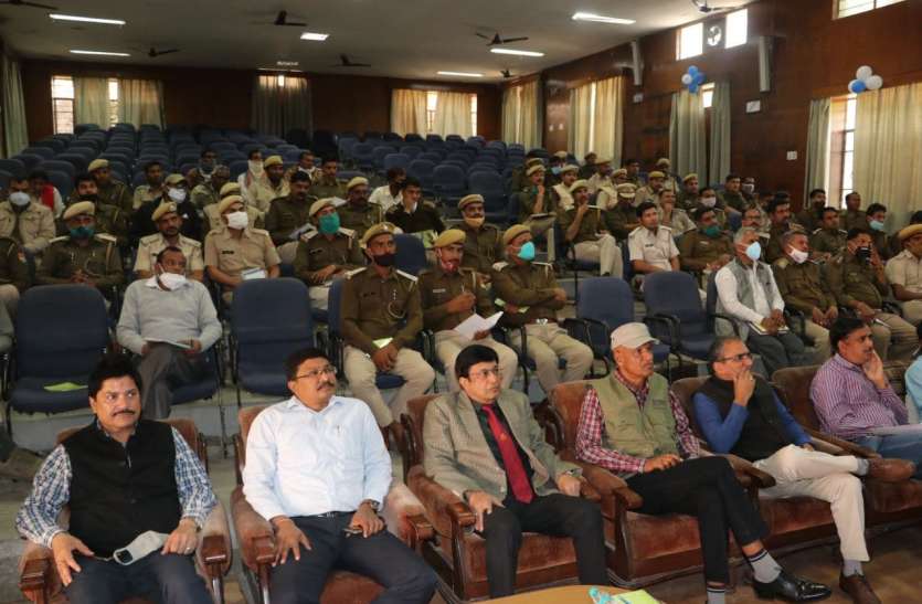 जंगलों में आग बुझाने के लिए आबू पैटर्न भी अपना सकते जंगलों में आग बुझाने के लिए आबू पैटर्न भी अपना सकते