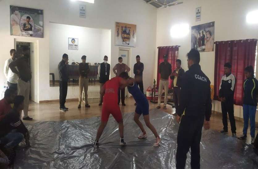Sports competition launched बच्चों के संपूर्ण विकास के लिए खेलकूद जरूरी