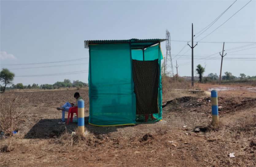 Illegal excavation could not be banned जांच चौकी बनाई पर नहीं पहुंचा अभी तक स्टाफ, दिनरात निकल रहे रेत भरे ट्रैक्टर-ट्रॉली