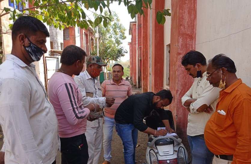 बैंक किस्त नहीं भरने पर निगम ने की मल्टी में कार्रवाई बैंक किस्त नहीं भरने पर निगम ने की मल्टी में कार्रवाई