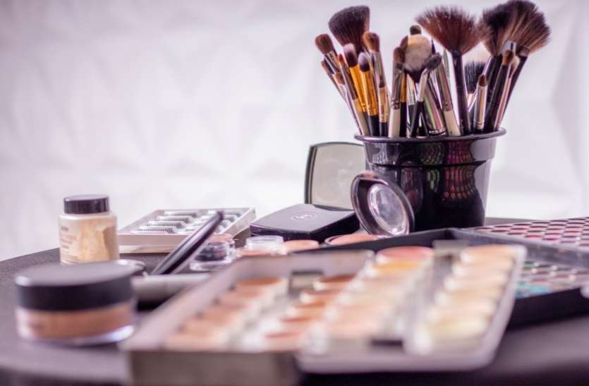 bridal_makeup_tips.jpg ब्राइडल इमरजेंसी किट में होनी चाहिए ये खास चीजें