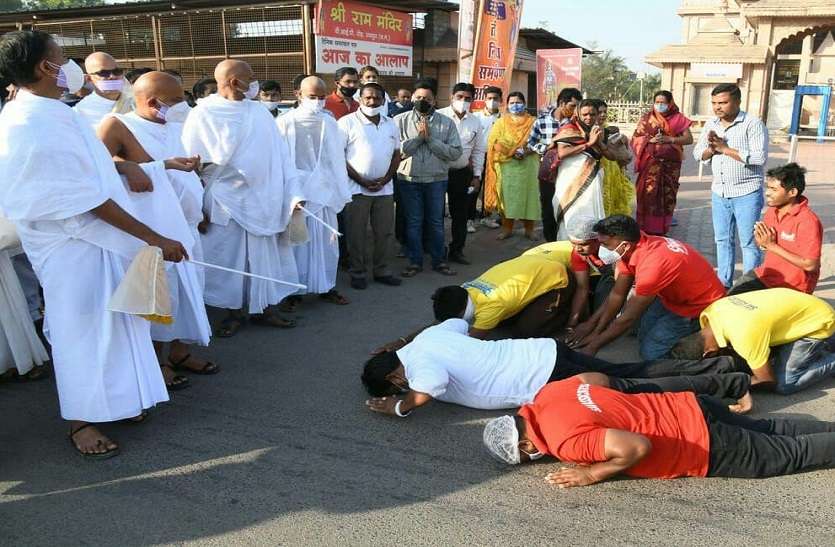 जैनाचार्य महाश्रमण बोले- सत्ता का कभी अहंकार न करें जैनाचार्य महाश्रमण बोले- सत्ता का कभी अहंकार न करें