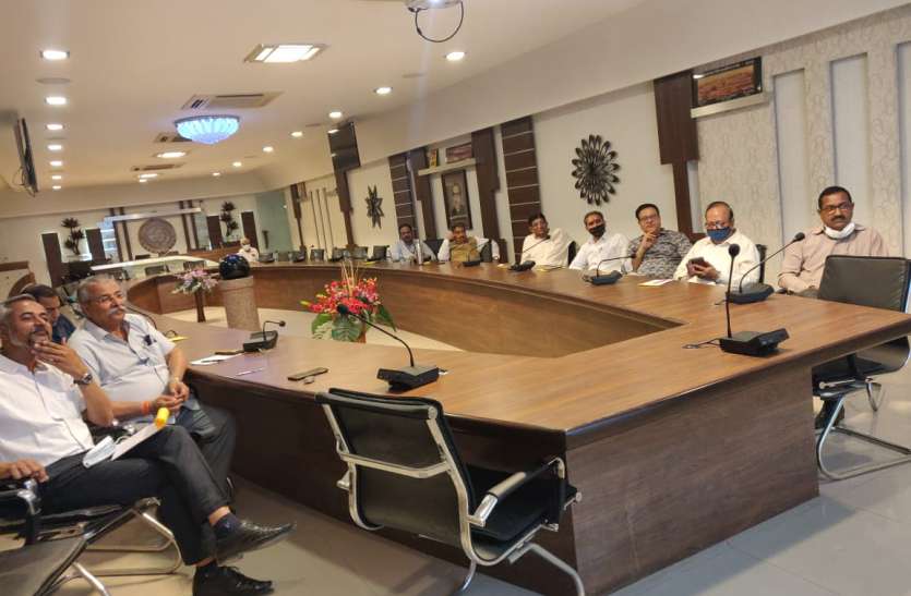 STATE BUDGET---किसी ने ऐतिहासिक तो किसी ने निराशावादी बजट बताया STATE BUDGET---किसी ने ऐतिहासिक तो किसी ने निराशावादी बजट बताया