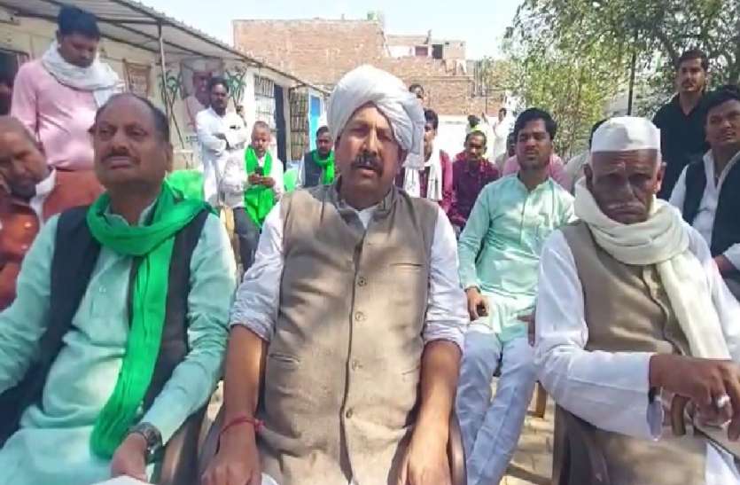 नरेश टिकैत ने राजनाथ सिंह को बताया पिंजरे का तोता, कहा- अगर सरकार उनको दे आजादी, तो ससम्मान हो जाएगा फैसला नरेश टिकैत ने राजनाथ सिंह को बताया पिंजरे का तोता, कहा- अगर सरकार उनको दे आजादी, तो ससम्मान हो जाएगा फैसला