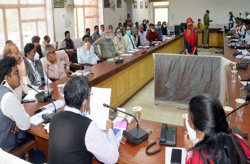 साहब...अतिक्रमणकारी एडीएम मैडम का रिश्तेदार...इसलिए अफसर शांत साहब...अतिक्रमणकारी एडीएम मैडम का रिश्तेदार...इसलिए अफसर शांत