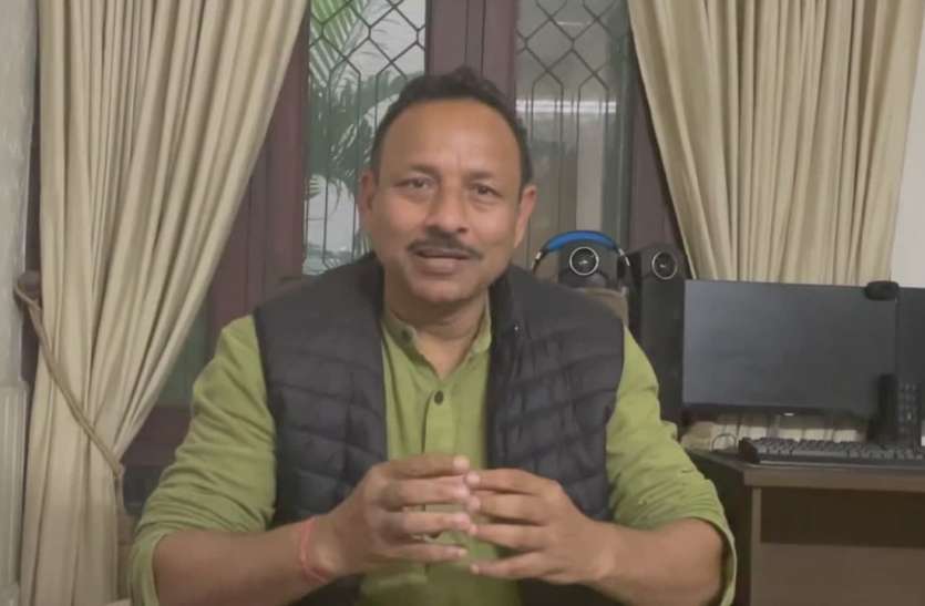 photo_2021-02-24_14-14-23.jpg सपा नेता ने योगी के बजट को बताया झूठ का पुलिंदा, कहा- वह जो भी बोलते हैं करते नहीं, देखें वीडियो