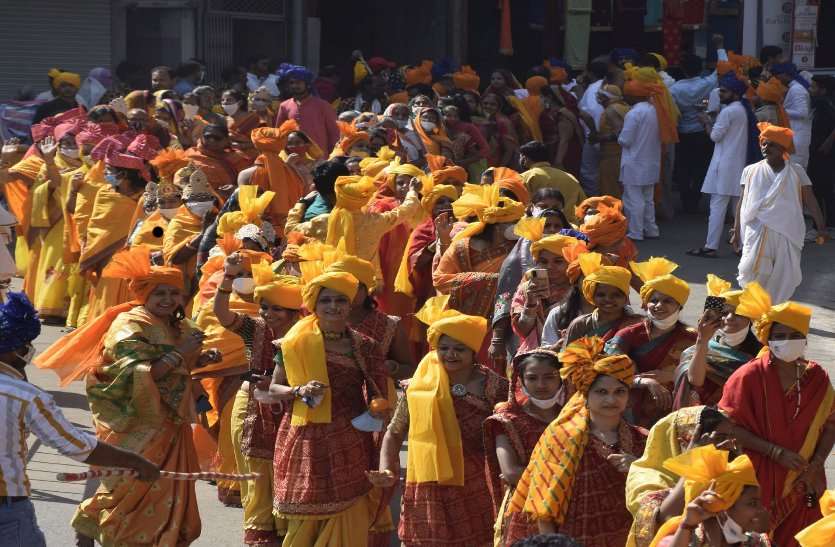 विश्वशांति यज्ञ के साथ विधान का हुआ समापन, निकली शोभायात्रा विश्वशांति यज्ञ के साथ विधान का हुआ समापन, निकली शोभायात्रा