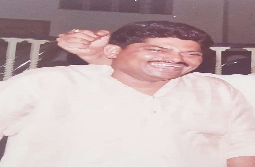 Businessman jumps from 4th floor house सीएम, गृहमंत्री के नाम सुसाइड नोट लिखकर कारोबारी 4 मंजिल मकान से कूदा