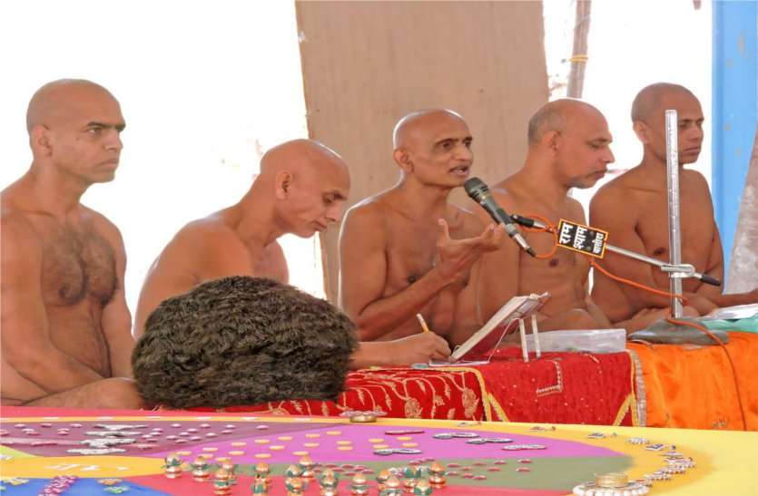 Gurukripa also makes impossible tasks possible गुरुकृपा से असंभव कार्य भी संभव हो जाते हैं-मुनिश्री