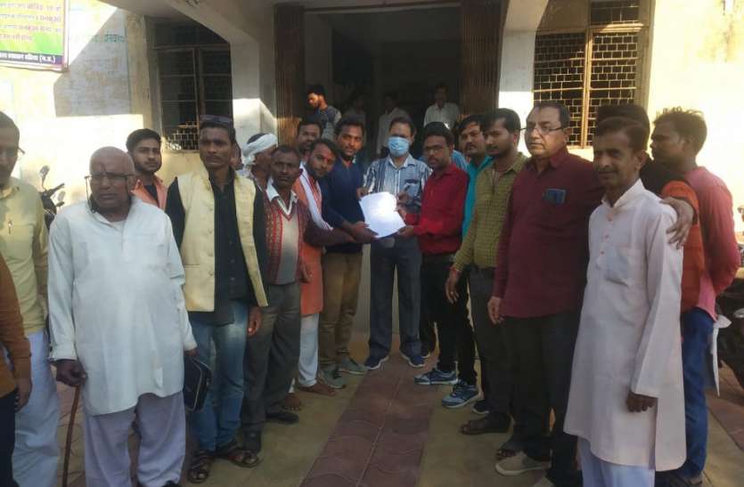 ट्रैक्टर की चपेट में आने से शंकर कोमा में ट्रैक्टर की चपेट में आने से शंकर कोमा में