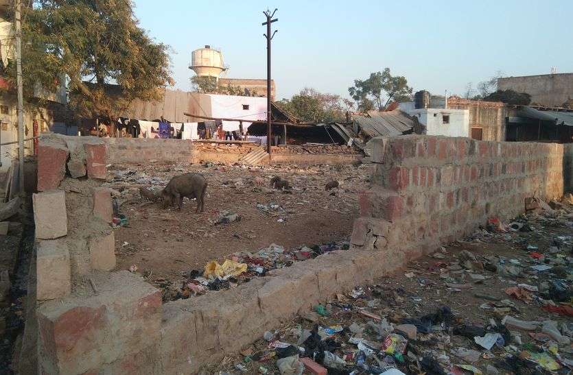 Cemetery land record tampering, investigation open कब्रिस्तान भूमि रिकॉर्ड में छेड़छाड़, जांच में खुली पोल